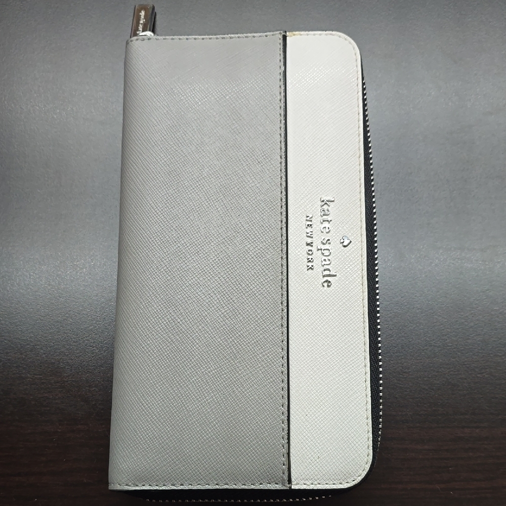 Kate Spade Women's Gray and White Wallet